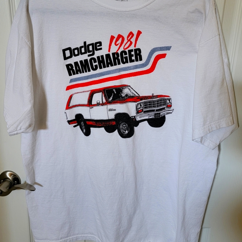 Dodge 1981 Ramcharger t-shirt size L